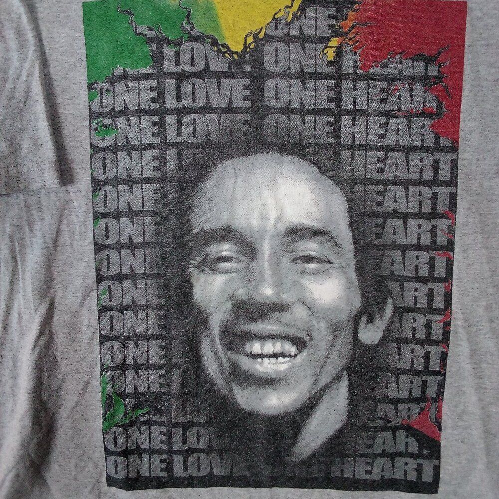 Vintage Y2K Bob Marley One Love One Heart T-Shirt